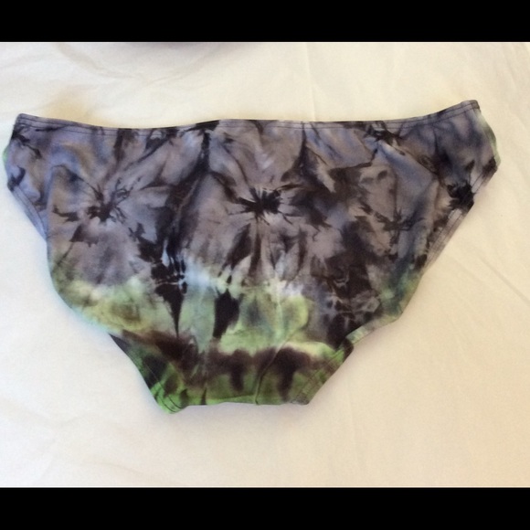 Island Escape Tie Dye Swim Bottoms NWT - Picture 2 of 4